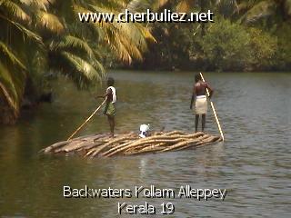 légende: Backwaters Kollam Alleppey Kerala 19
qualityCode=raw
sizeCode=half

Données de l'image originale:
Taille originale: 110879 bytes
Heure de prise de vue: 2002:02:26 09:08:10
Largeur: 640
Hauteur: 480
